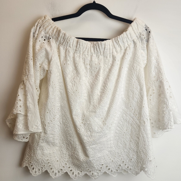 Trina Turk Off Shoulder White Eyelet Top Bell Sleeves Slightly Cropped Size Medi - Picture 2 of 7
